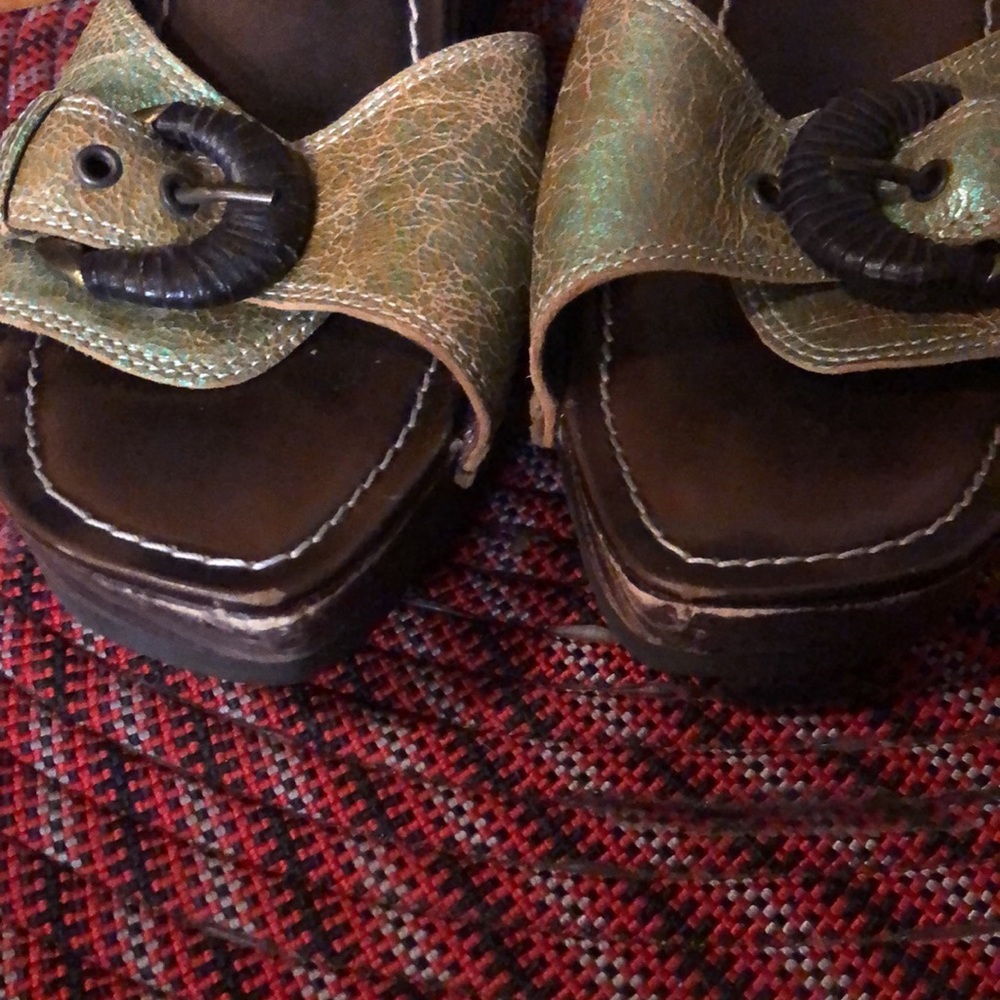 Donald J. Pliner Wooden Wedges - Picture 6 of 7